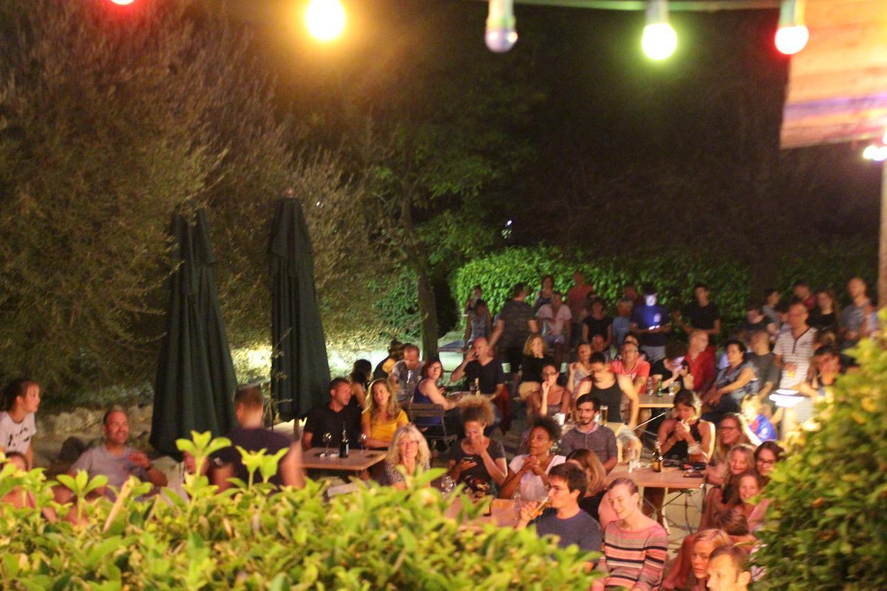 Hotel Camping Forcalquier Les Routes De Provence Exterior foto