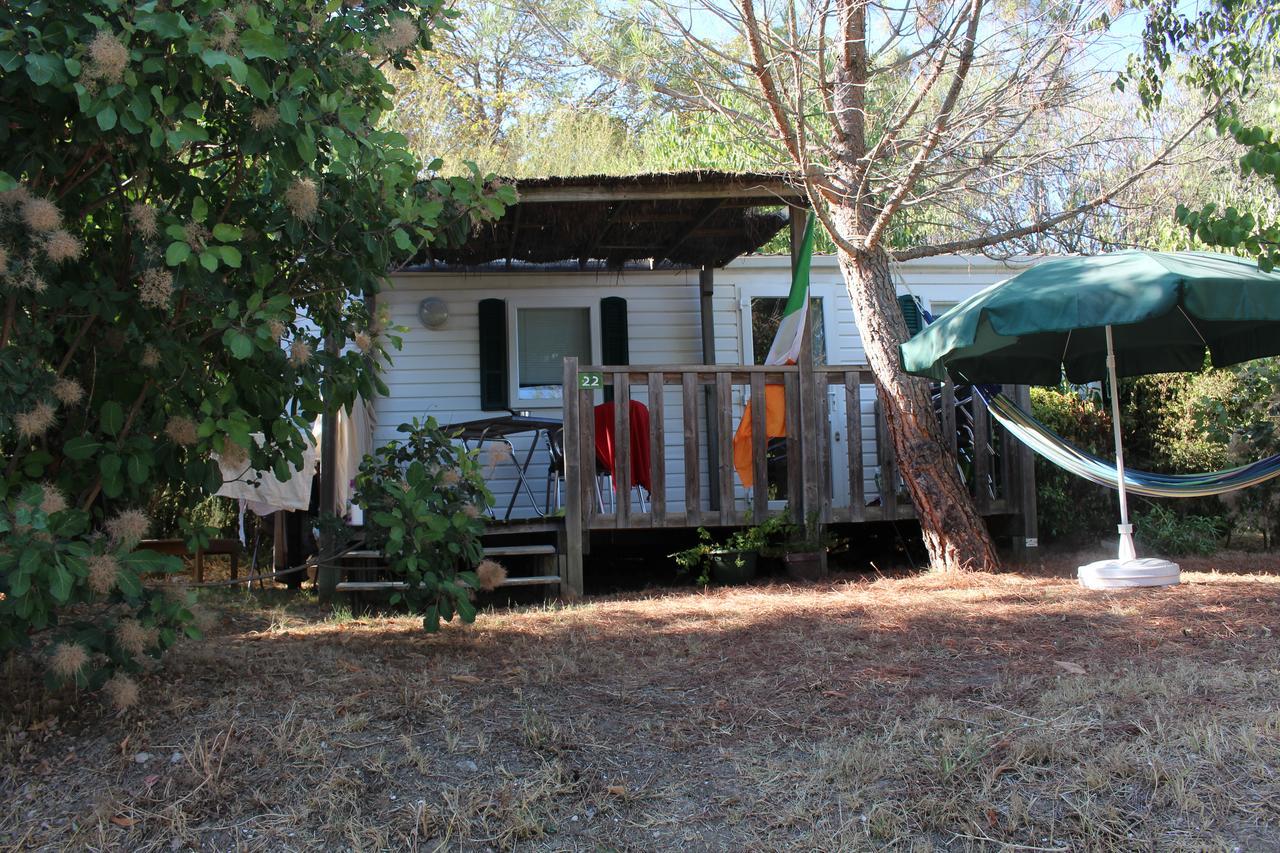 Hotel Camping Forcalquier Les Routes De Provence Exterior foto