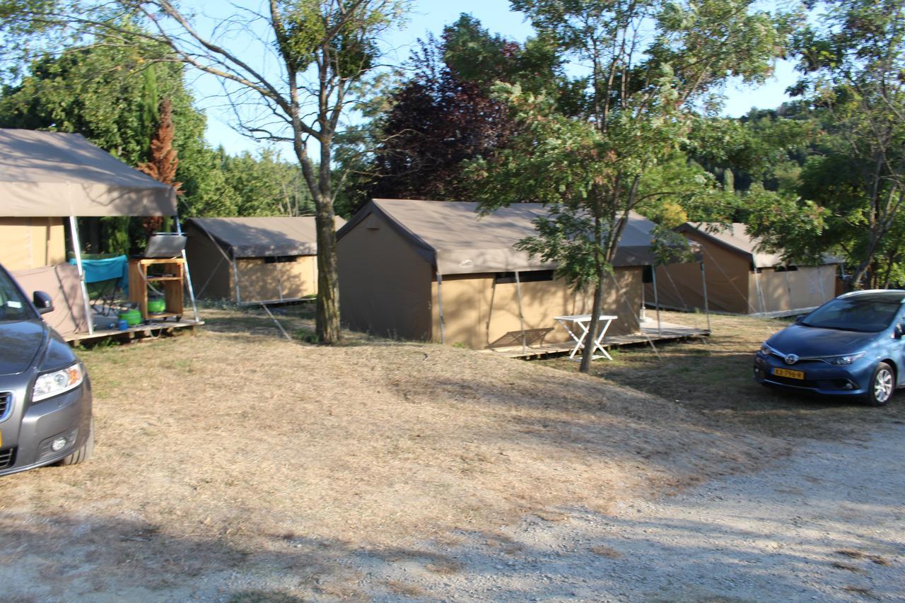 Hotel Camping Forcalquier Les Routes De Provence Exterior foto